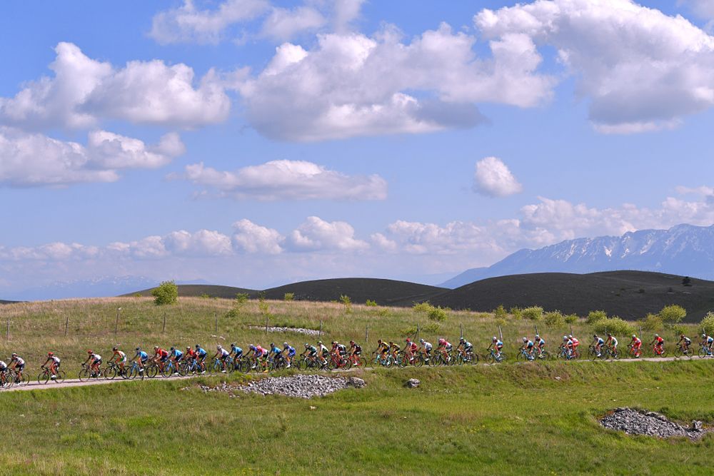 The peloton during stage 9 at the Giro d'Italia