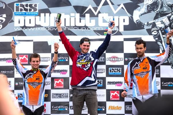 Awards Ceremony for the elite men in Chatel, France