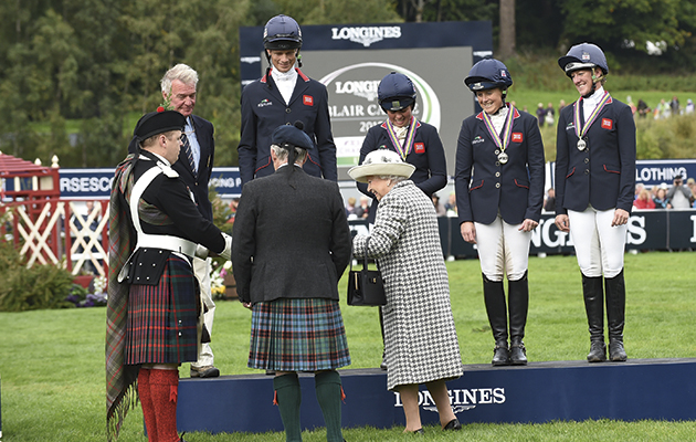 great britain team queen presentation podium