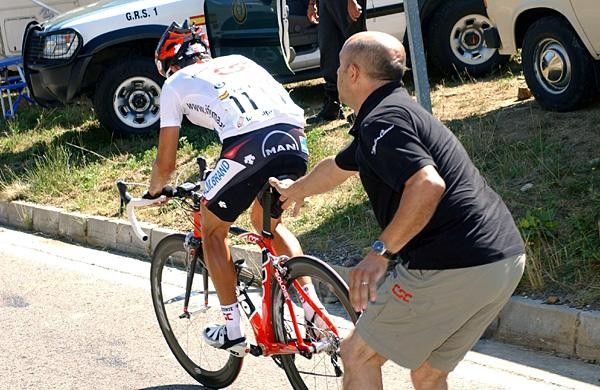 Carlos Sastre (CSC) gets a bike change