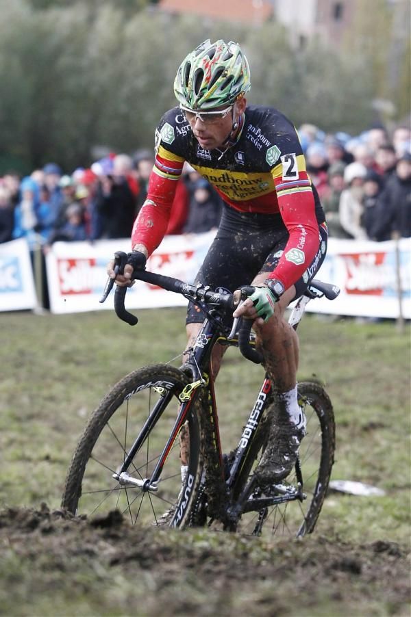 Sven Nys (Landbouwkrediet-Euphony) asserted his dominance on the taxing Koppenbergcross parcours.