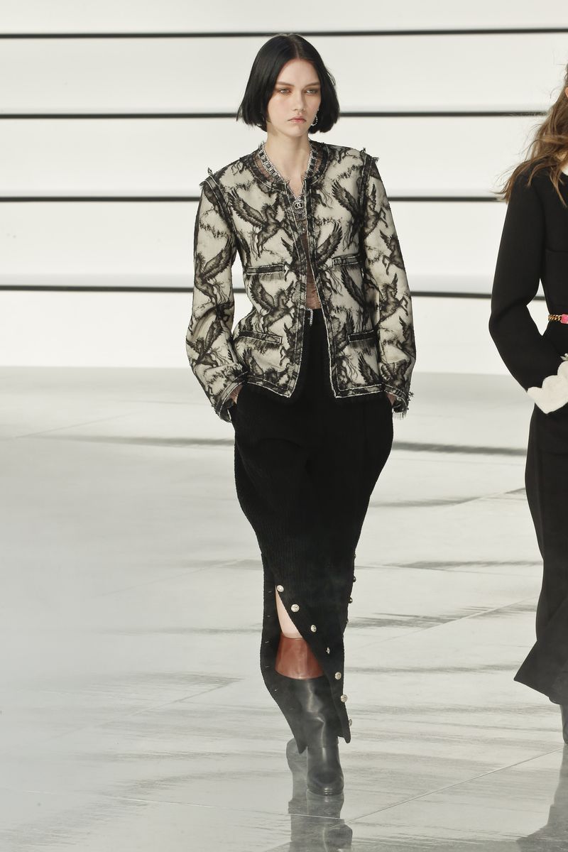 chanel runway paris fashion week womenswear fallwinter 20202021