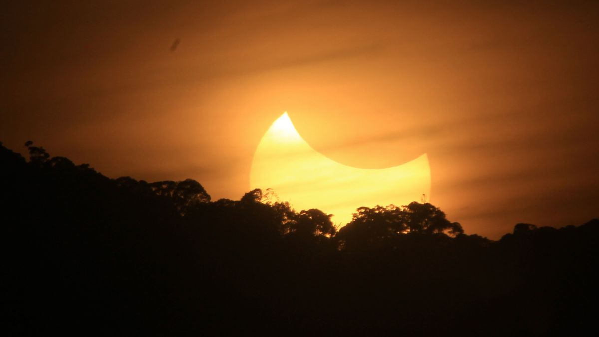 how-to-photograph-the-partial-solar-eclipse-today-trendradars