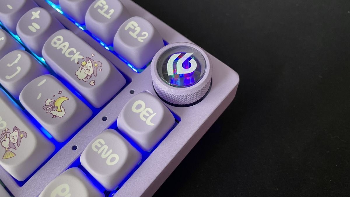thumbnail image 2 of EPOMAKER X LEOBOG K21 Wireless Number Pad - 21 Keys, 3 Modes, RGB, Hot-Swappable, Pudding Keycaps - Moss Ice Crystal Switch 2 of 14