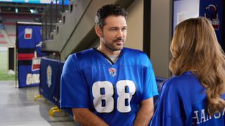 Ryan Paevey, Pascale Hutton in Fourth Down and Love
