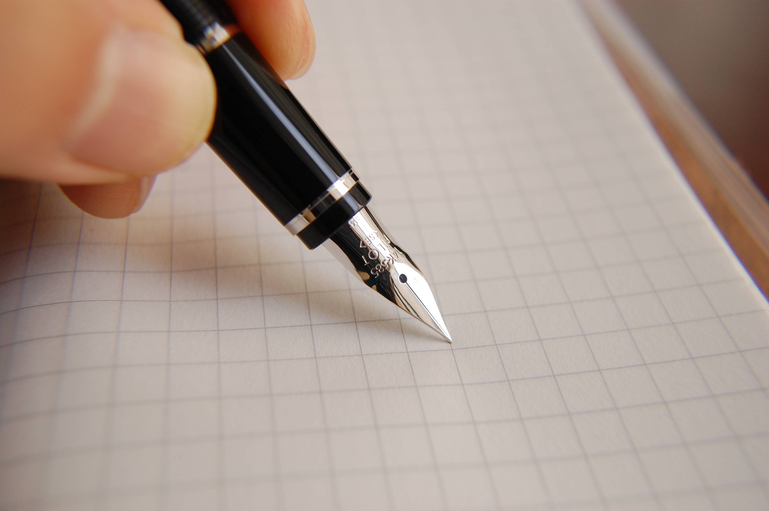 Die Erstellung einer Signatur lässt ihr Unternehmen und die Mitarbeiter professioneller wirken. Und weitere Vorteile sowie die Umsetzung erklären wir im Folgenden.