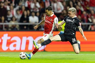 Rodrigo Zalazar and Matthias Ginter contest the ball during the UEFA Europa League 2025/26 semi-finals first leg match between SC Braga and SC Freiburg at the Braga Municipal Stadium in Braga, Portugal, on April 30, 2026. (Photo by Diego Maranhao/NurPhoto)