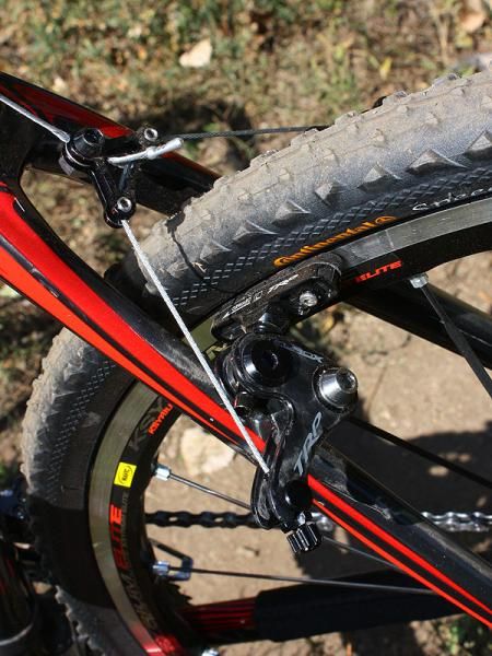TRP provides its ultralight EuroX Carbon cantilevers with a Scott-exclusive unidirectional finish