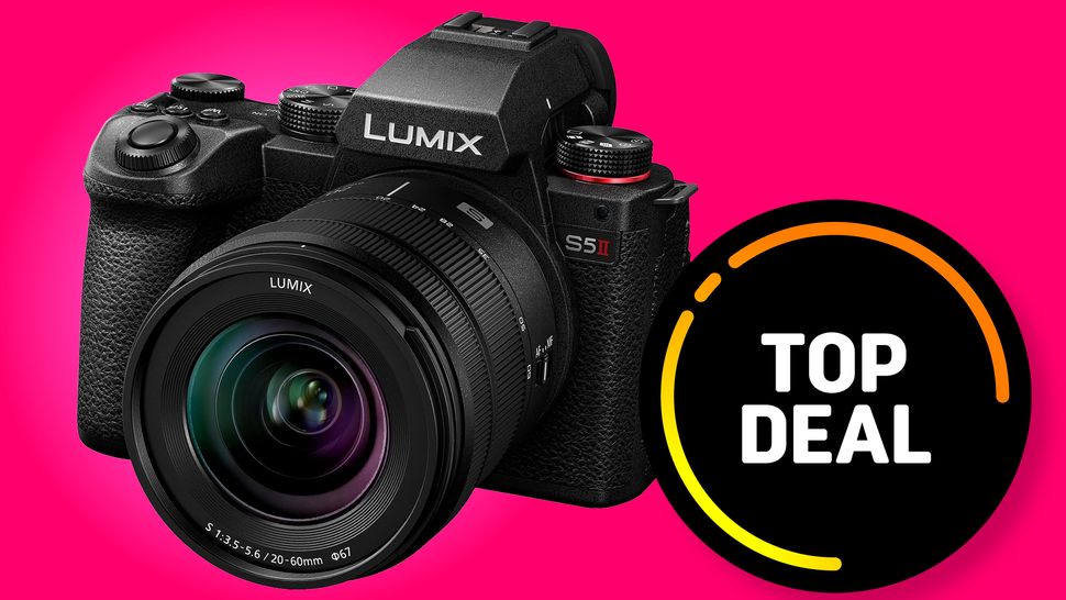 Save £770 on fullframe Panasonic S5 II + 2060mm + 50mm in early Black