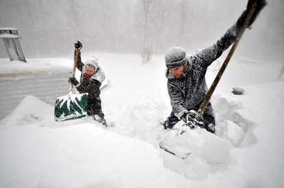 Shoveling snow increases the risk of cardiac arrest