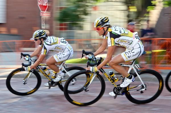 Kim Anderson (HTC-Columbia) and eventual stage winner Chloe Hosking round a turn.