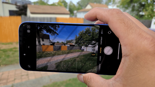 iPhone 16 camera control gif animation.