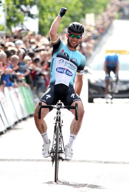 Mark Cavendish (Omega Pharma / Quick Step) sprints his way into the gold medal in Glasgow