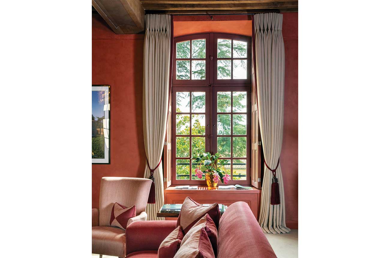 Library at Ch&amp;acirc;teau Lafaurie-Peyraguey Hotel Restaurant Lalique