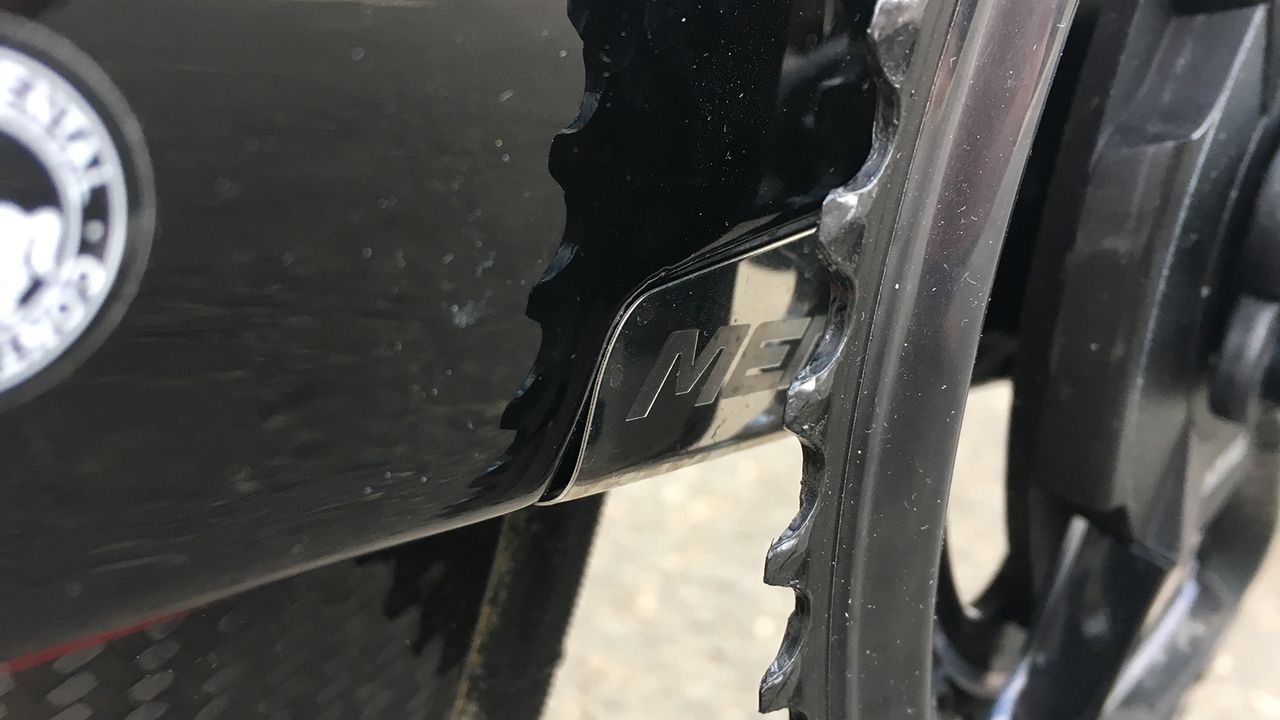 A guard on the chain stay prevents and damage from a dropped chain onto the frame