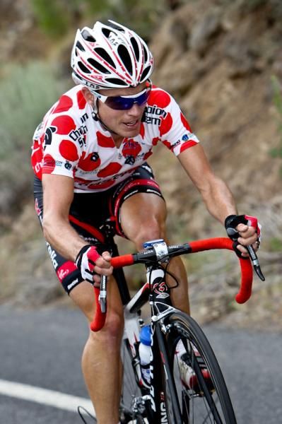 Darren Lill (Fly V Australia) during his solo attack on the last climb.