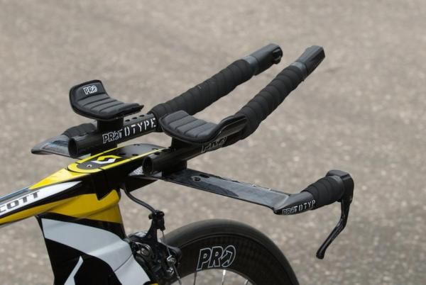 The cockpit: Shimano Di2 shifters add to the sleekness.