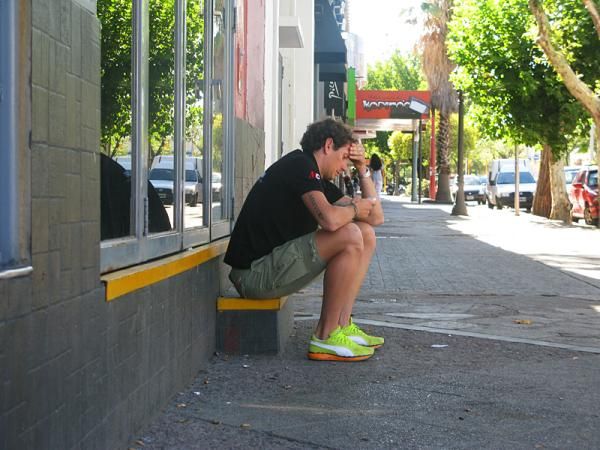 Filippo Pozzato gets some phone time in