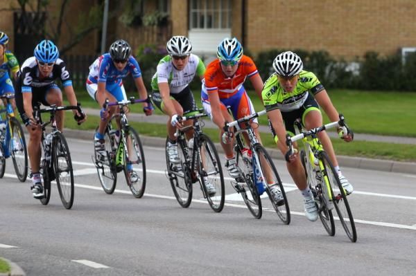 Nicole Cooke (SC MCipollini Giambenini) leads the break with just under one lap to go.