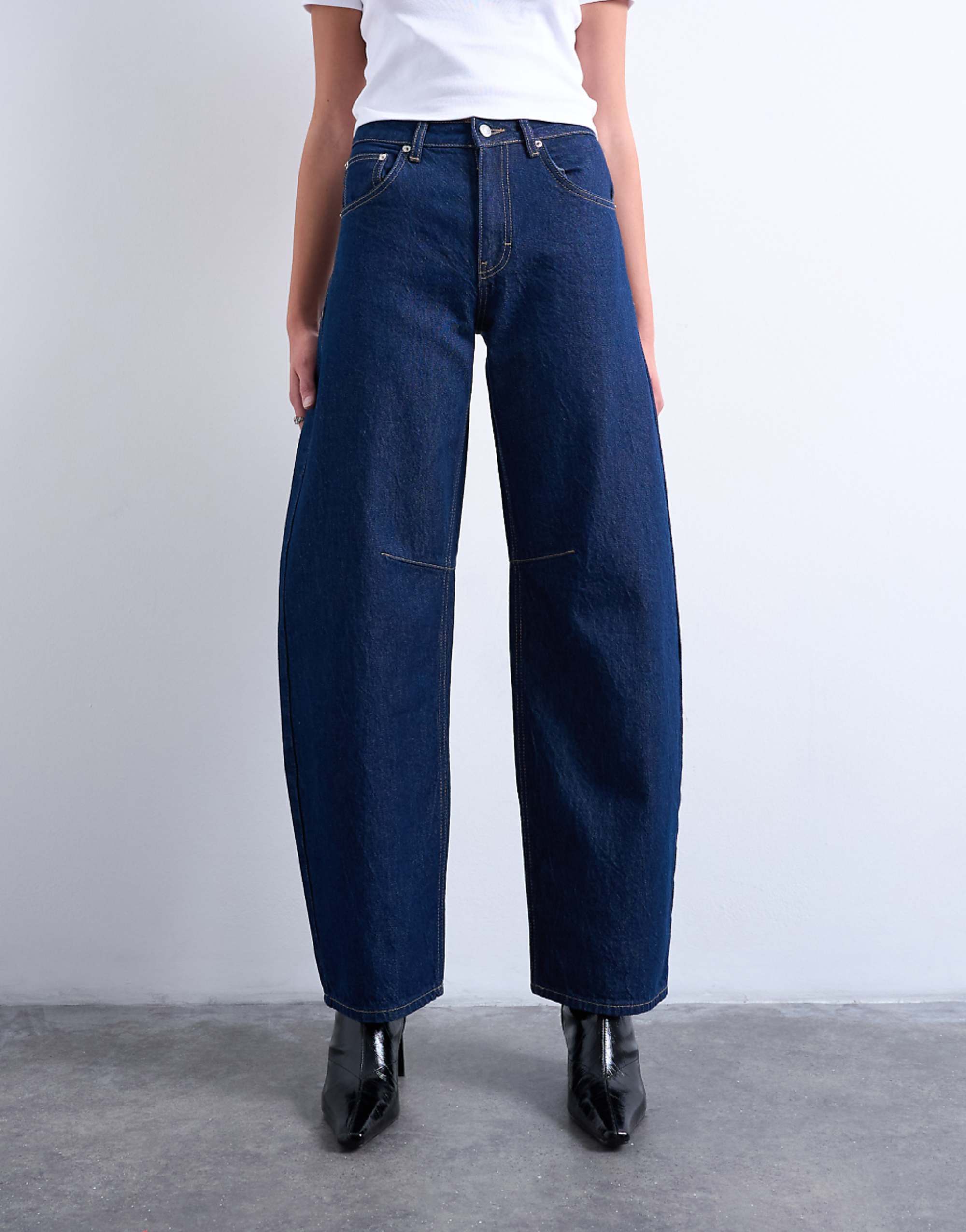 Topshop Barrel Mid Rise Jean in Indigo Rinse