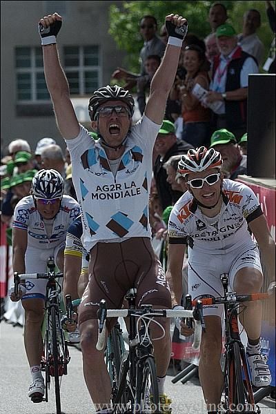 Sebastian Hinault takes his second win of 2012 in the Boucles de l'Aulne