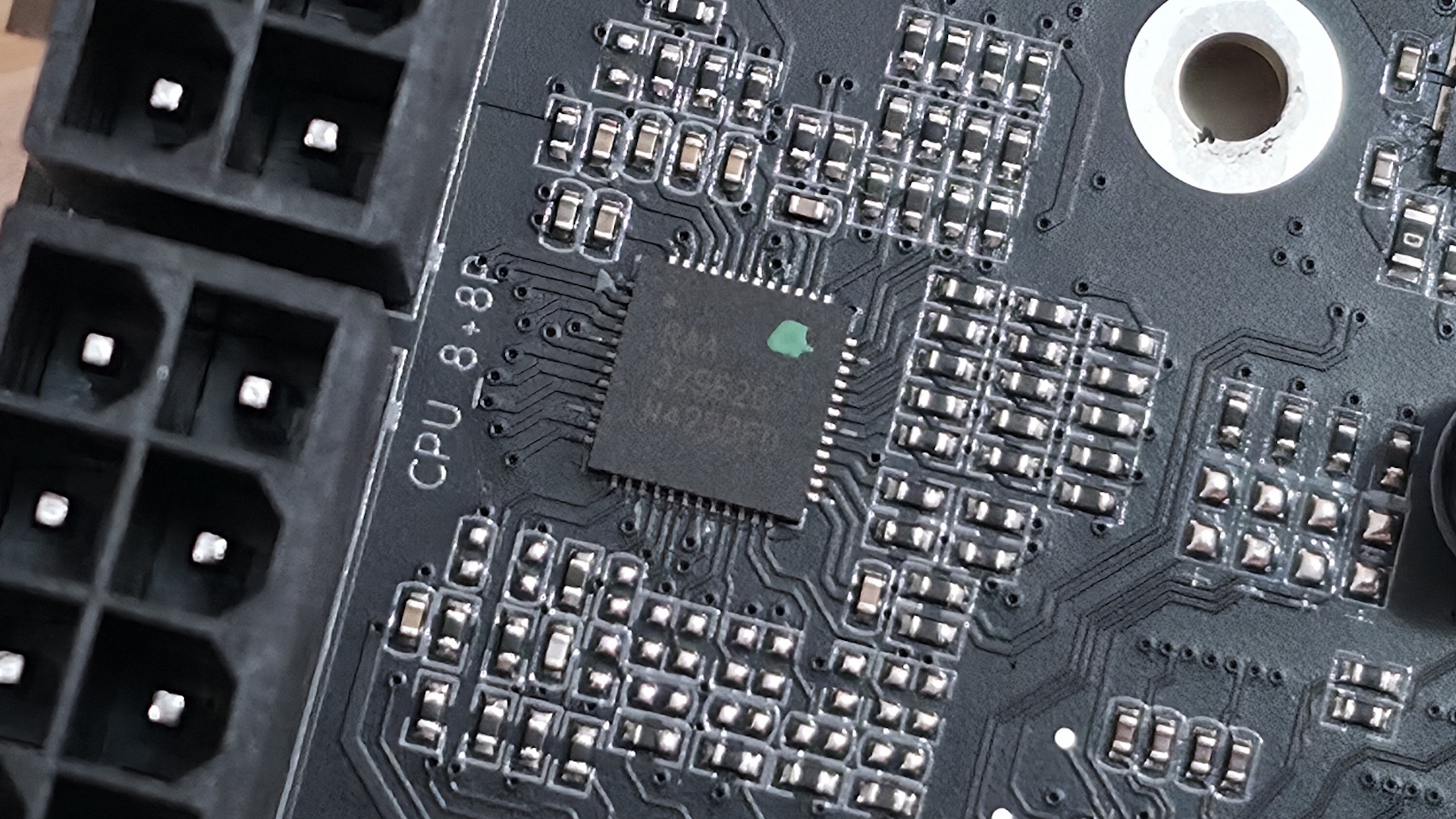 Colorful iGame X870E Vulcan OC - ICs