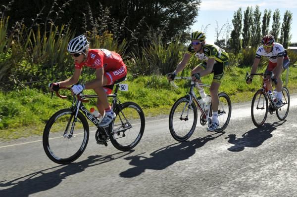 The escapees try to stay clear of the bunch.