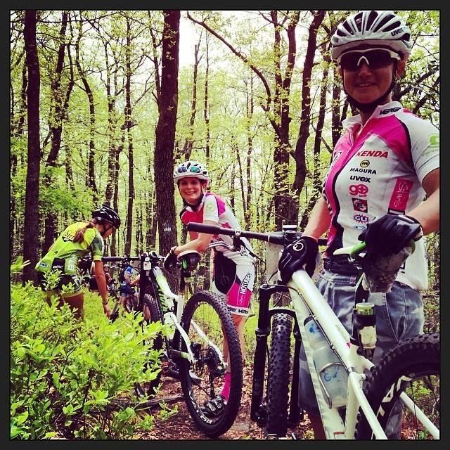 NoTubes Elite Women's teammates