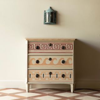 Painted drawers Casa Gusto