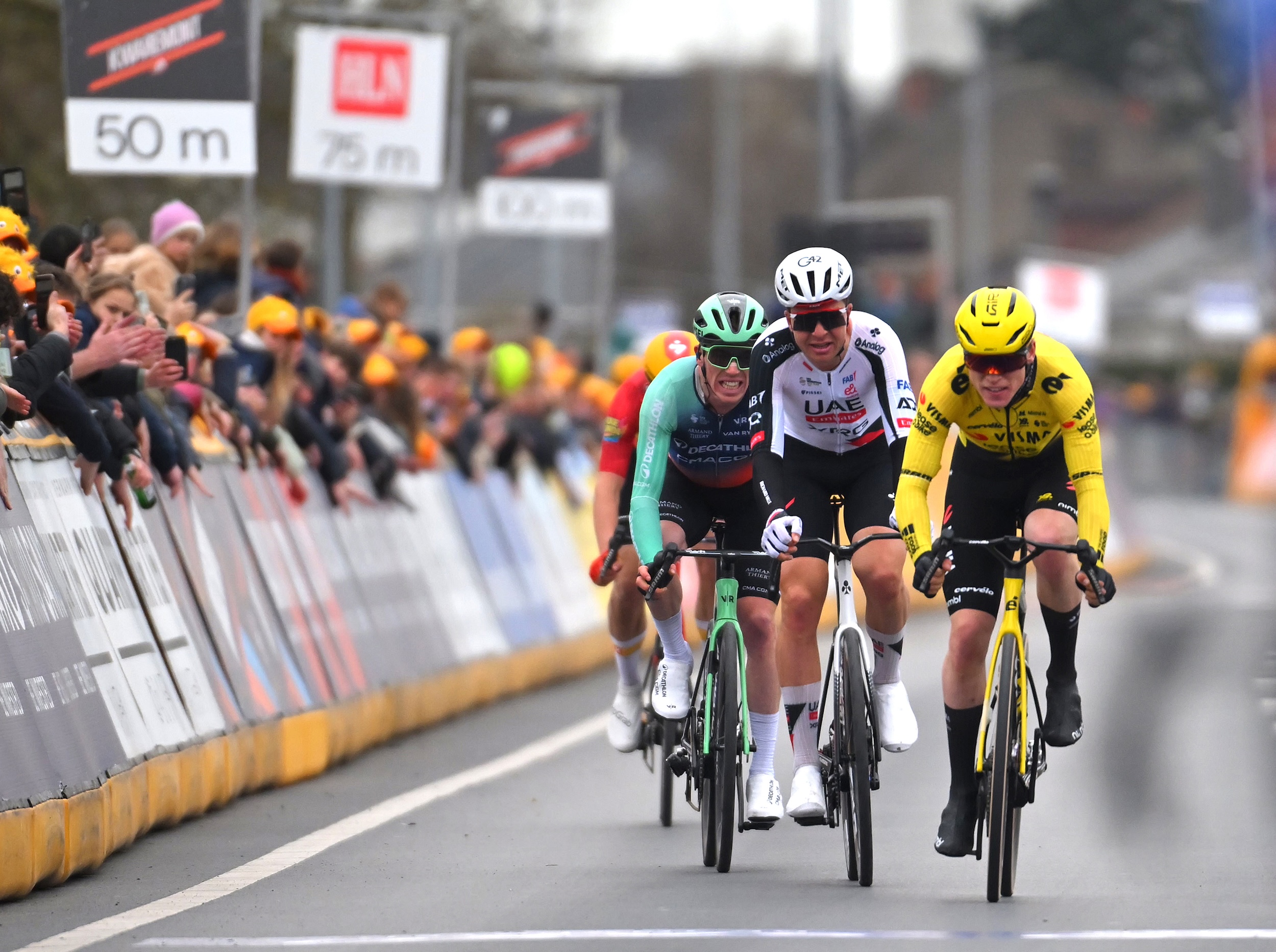 'Per made no mistakes' – Visma-Lease a Bike lay fault with Jonas Abrahamsen after Strand Hagenes' group fumbles catch at E3 Saxo Classic