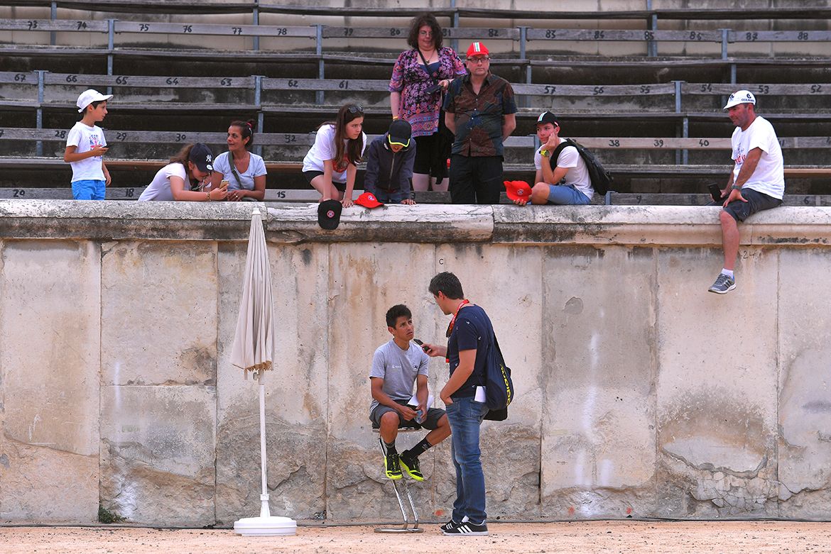 Questions for Chaves as autograph hunters hover above