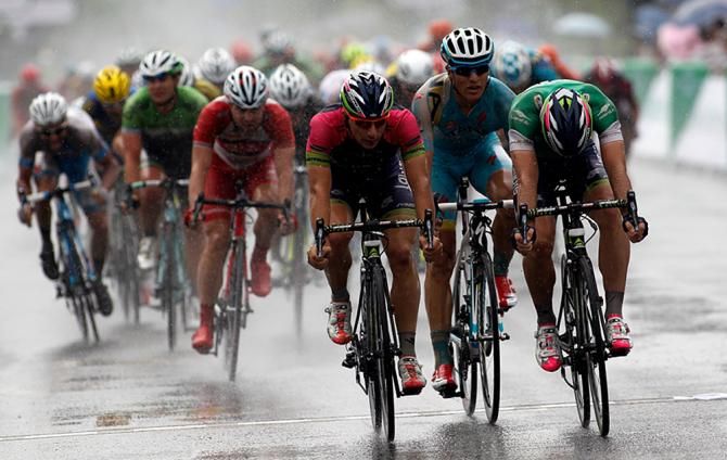 Julien Antomarchi (La Pomme Marseille) wins the field sprint by 2 seconds