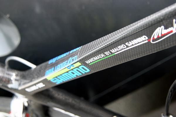 The top tube squares out from ovalised to a rectangular profile at the seat tube cluster.