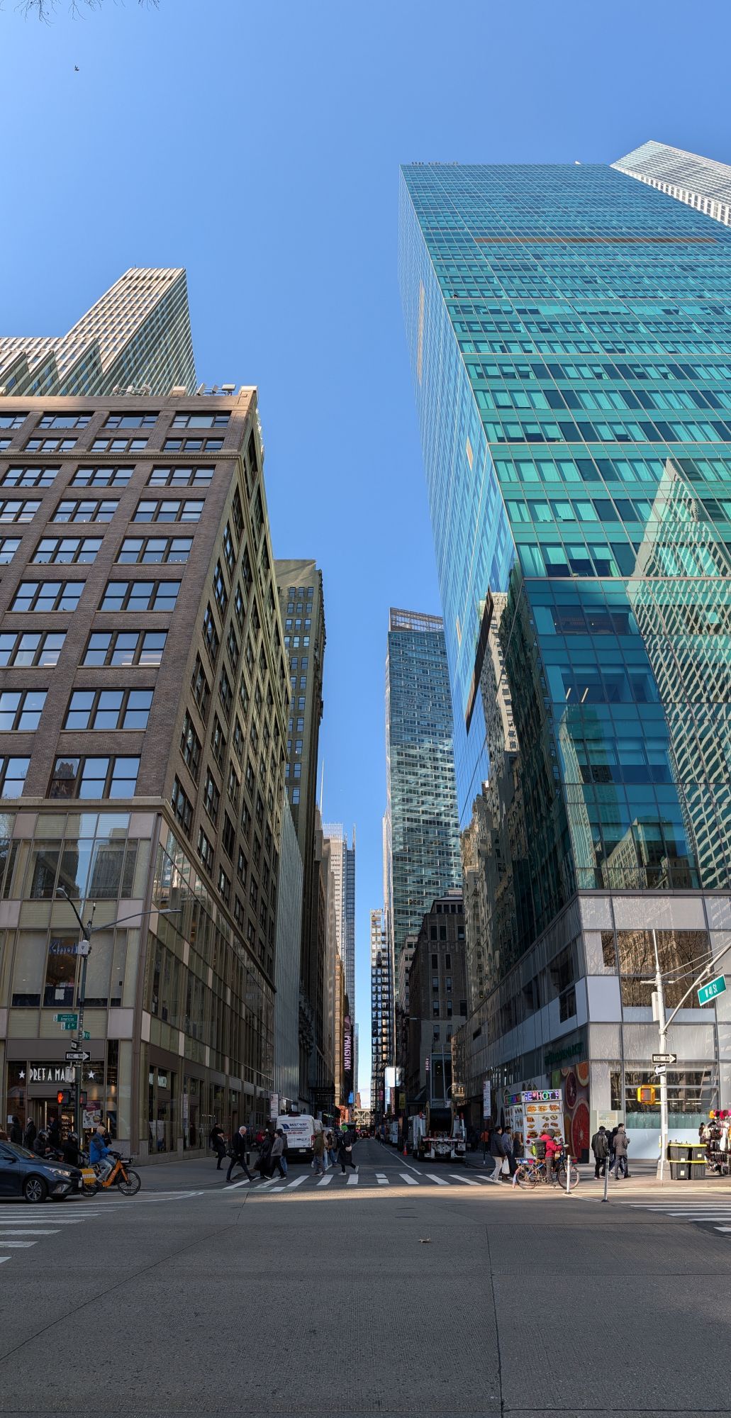 Google Pixel 10 Pro XL vertical panorama sample.