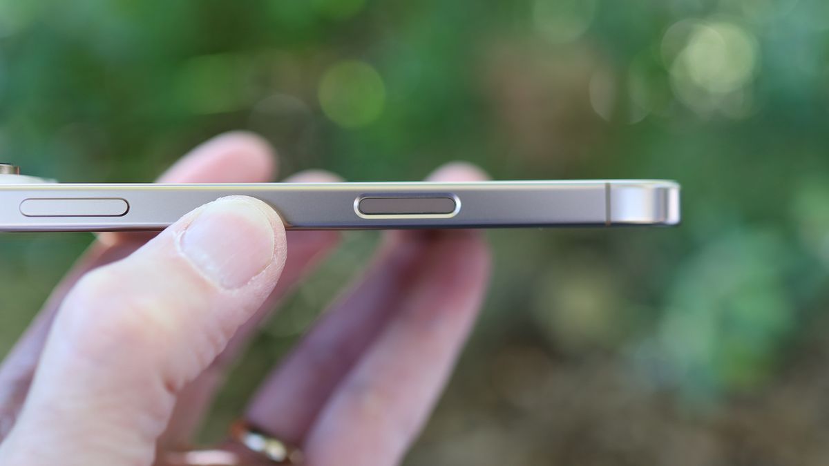 Samsung Galaxy S25 Ultra vs iPhone 16 Pro Max: old rivals send out