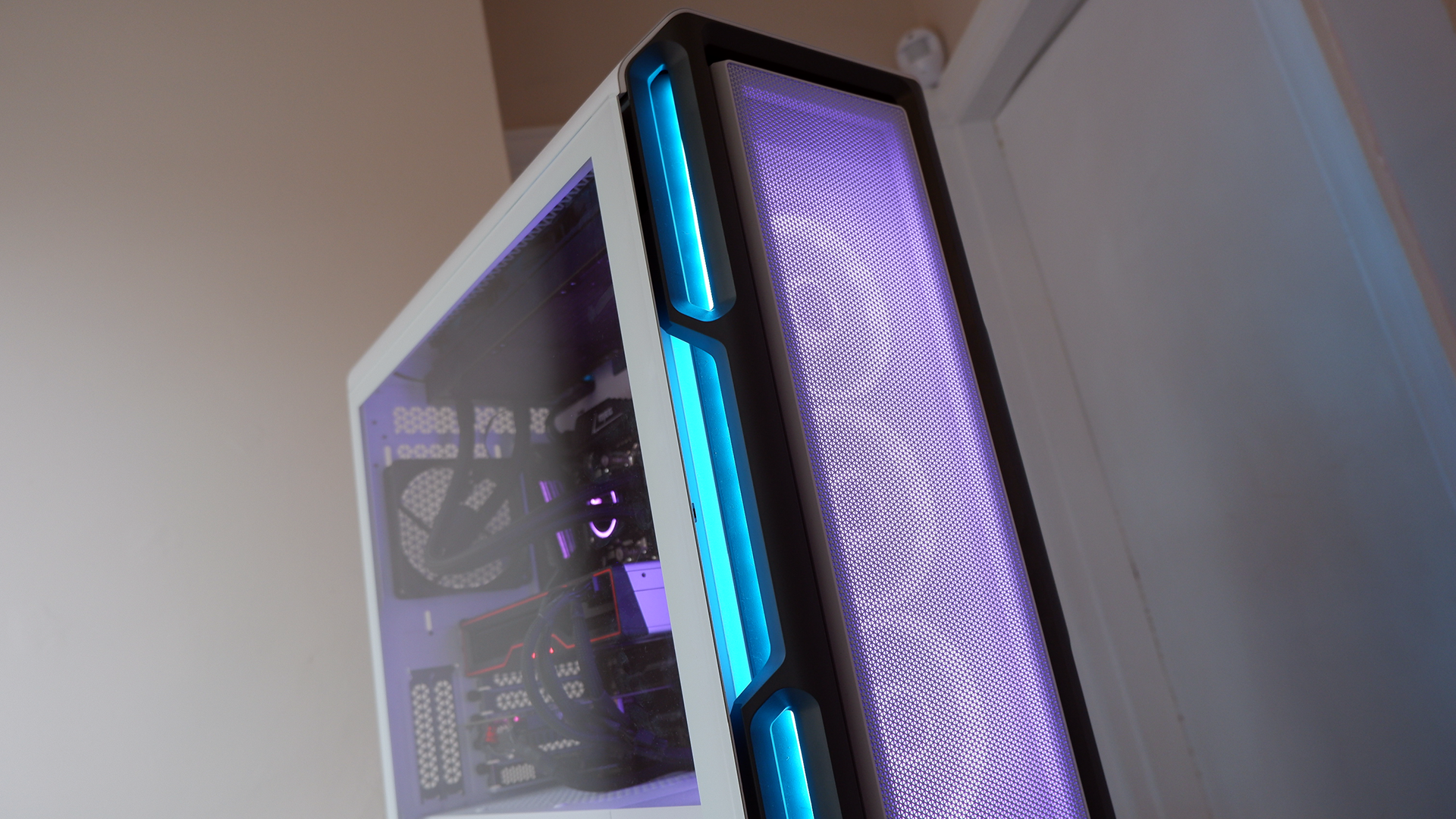 Corsair Icue 5000t Rgb Mid Tower Pc Case Review Pc Gamer