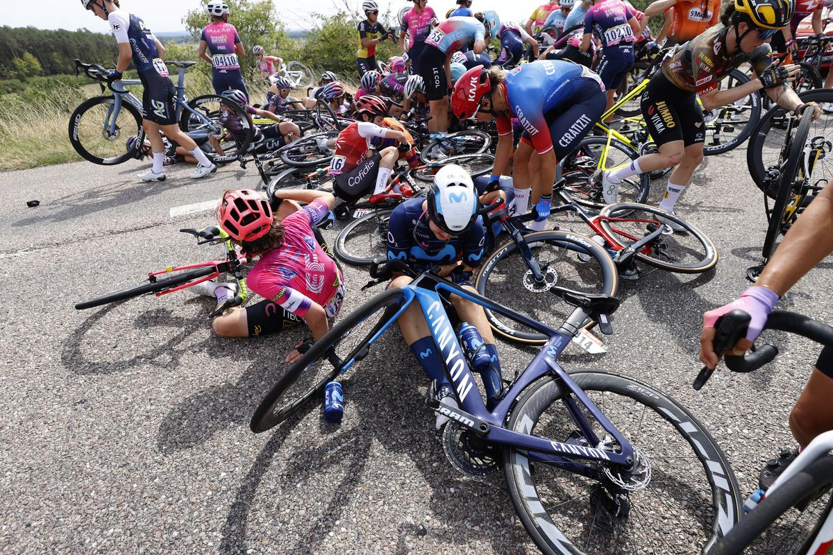 Tour de France Femmes 2022 1st Edition 5th stage Bar le Duc Saint Die des Vosges 1756 km 28072022 Crash Injury Emma Norsgaard DEN Movistar Team photo Luis Angel GomezSprintCyclingAgency2022