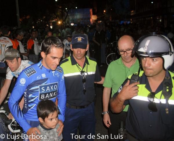 Contador greets his fans