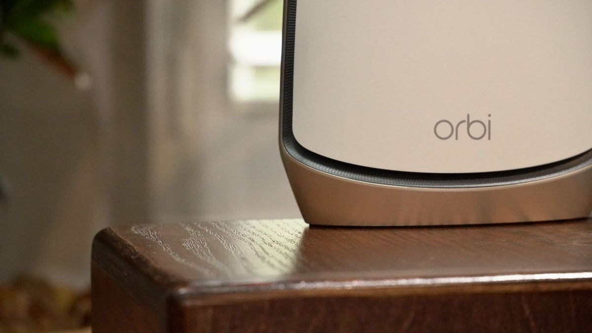 Netgear Orbi RBR860S router review: A bizarre balance of feature ...