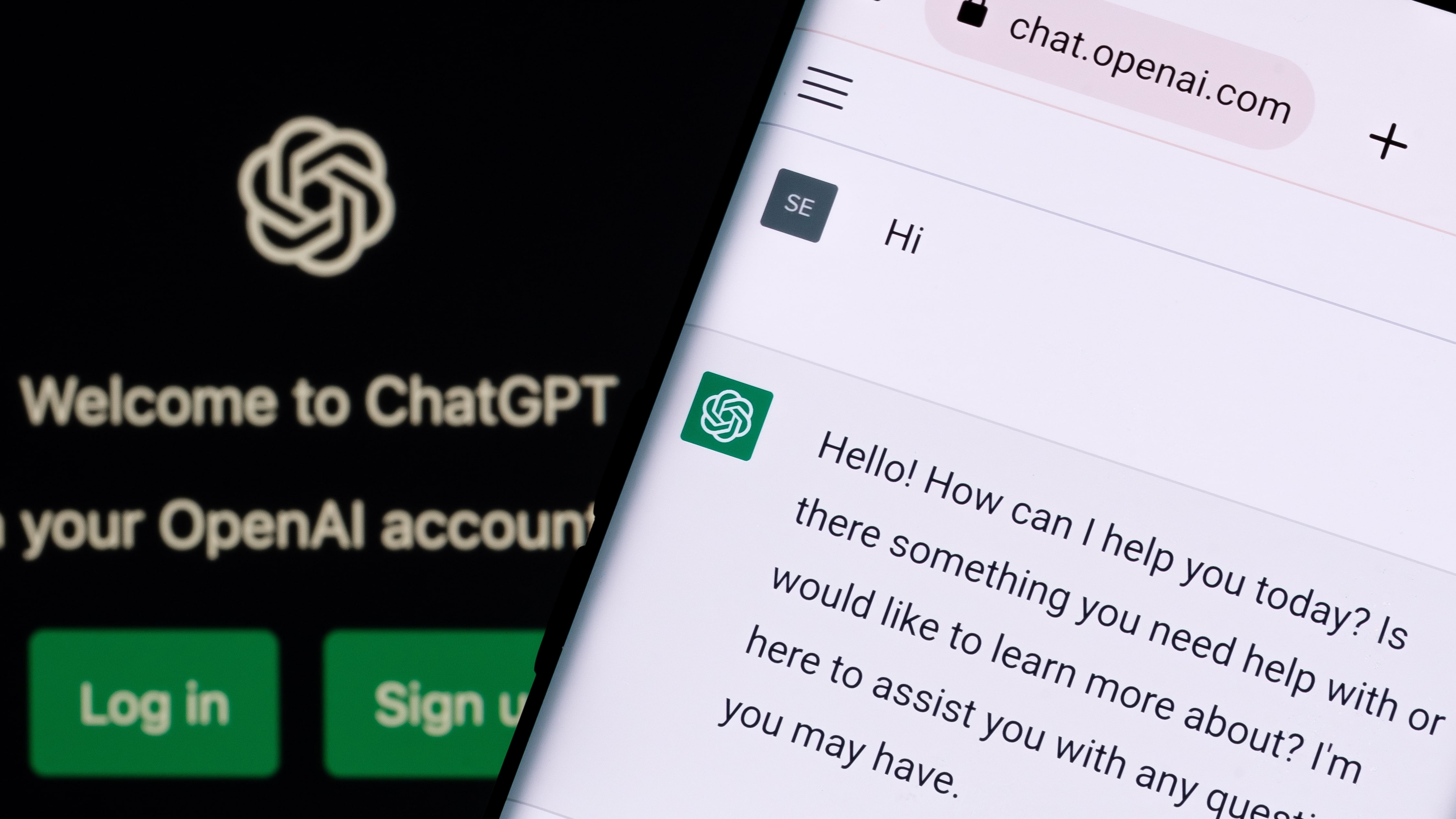 Программное обеспечение ChatGPT и логотип на экране телефона