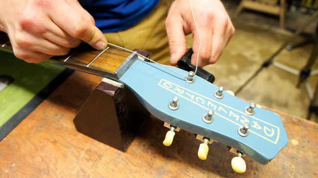 How To Restring An Electric Guitar A Step By Step Guide Musicradar