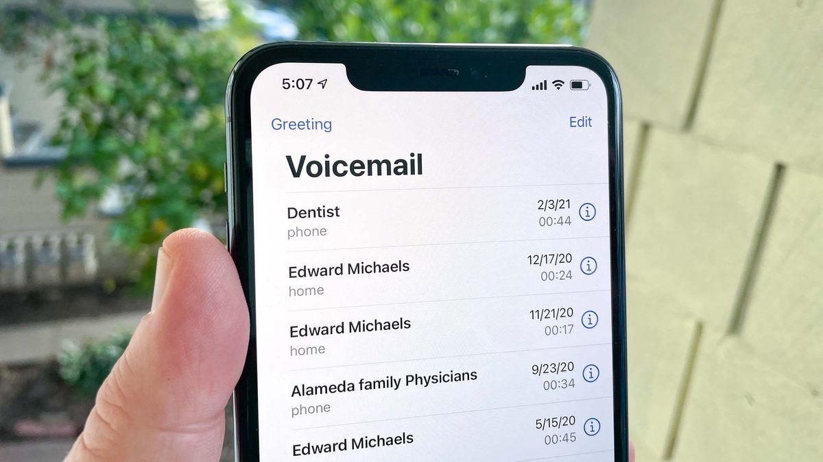 how-to-set-up-voicemail-on-an-iphone-flipboard