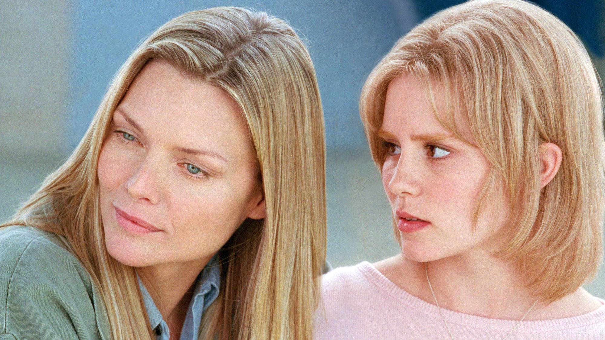 Michelle Pfeiffer and Alison Lohman in White Oleander