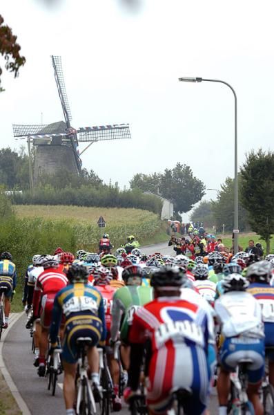 A bunched peloton early in the U23 men's road race.
