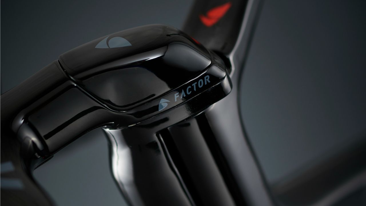 The integrated stem and handlebars promise plenty of stiffness