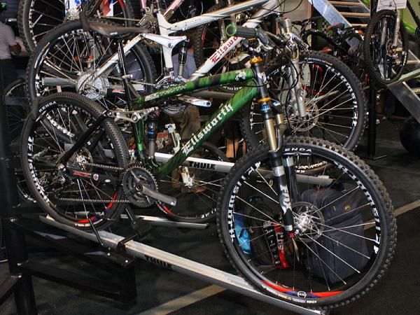 Ellsworth's classic Truth cross-country bike gets a shapelier SST tubeset that increases stiffness slightly and adds standover clearance without adding weight.