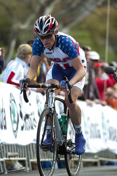 American Benjamin King broke away from the peloton on the second lap and stayed away before being joined by a small group.