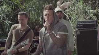 Papa Roach - HELP (Official Video) 