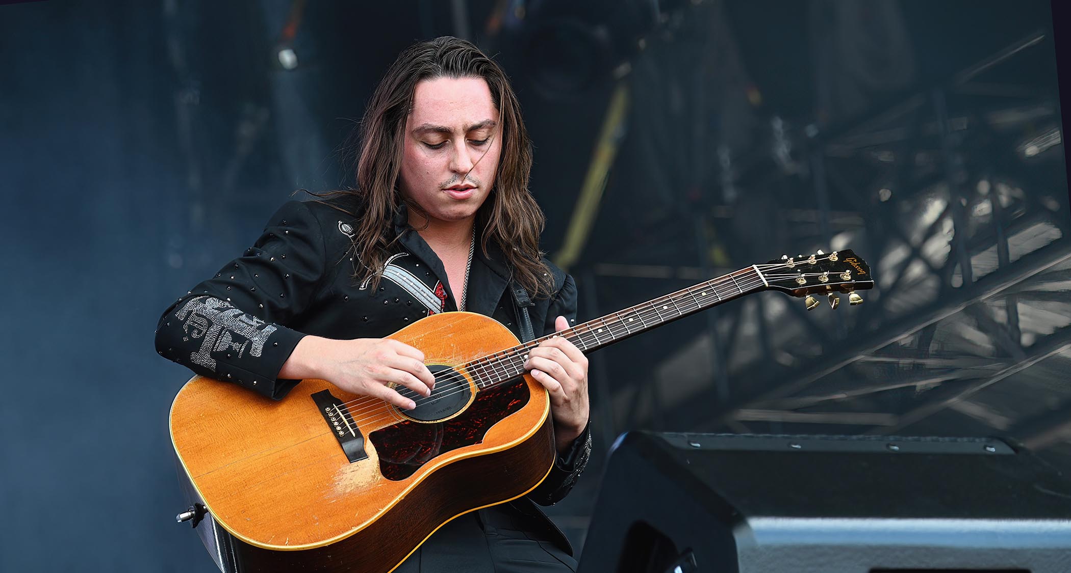 Jake Kiszka rips a solo on a Gibson J-45 acoustic during Greta Van Fleet's Pinkpop 2024 performance.