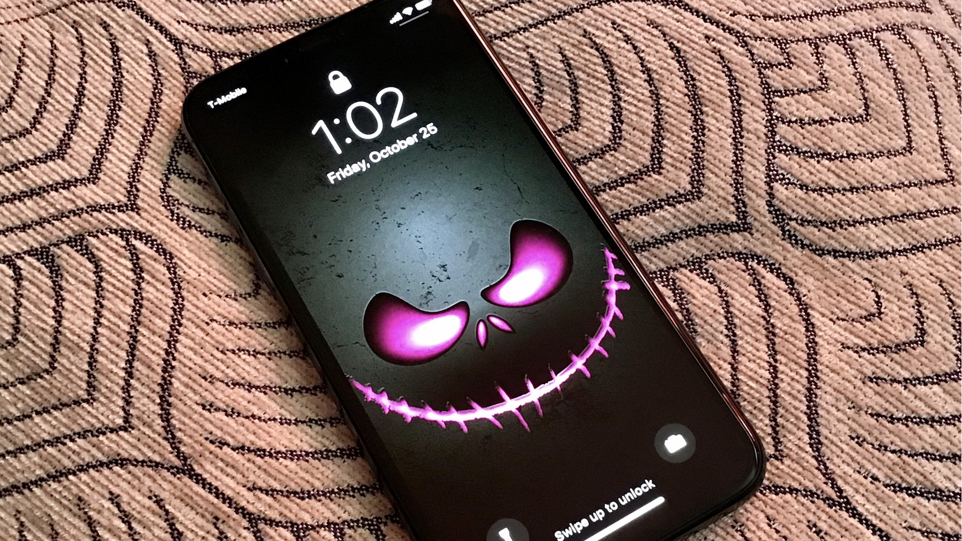 Minimal Halloween iPhone wallpaper pack